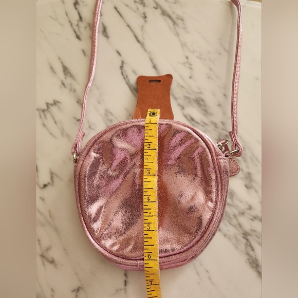 No Boundaries circle crossbody in blush - Picture 5 of 8